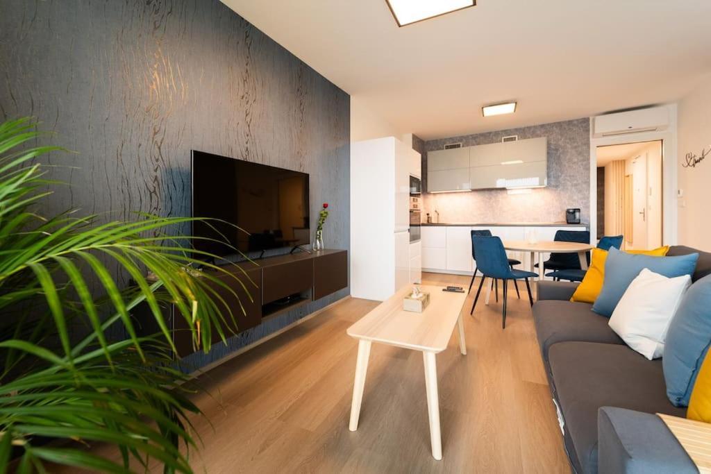 Insady - Studio In Brno-Center Luaran gambar